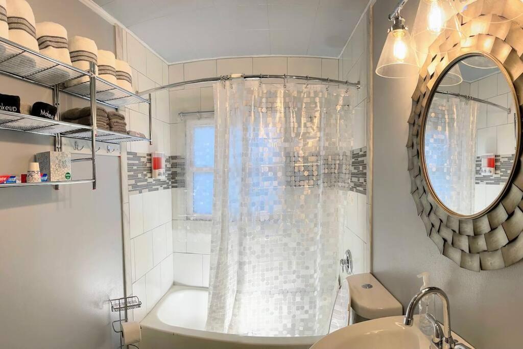 *King Bed/3Bds House Near Naval Base & 6Flags* Apartment Waukegan Luaran gambar